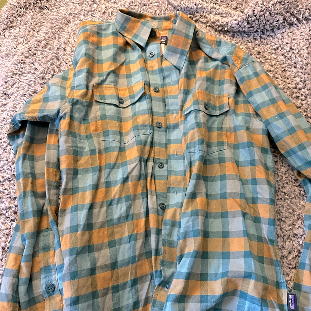 Patagonia Men’s Button Down Casual Shirt Orange/Teal Size M